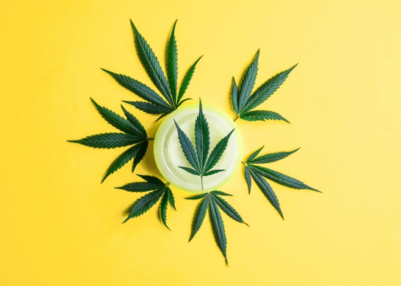 Cómo preparar una infusión de marihuana